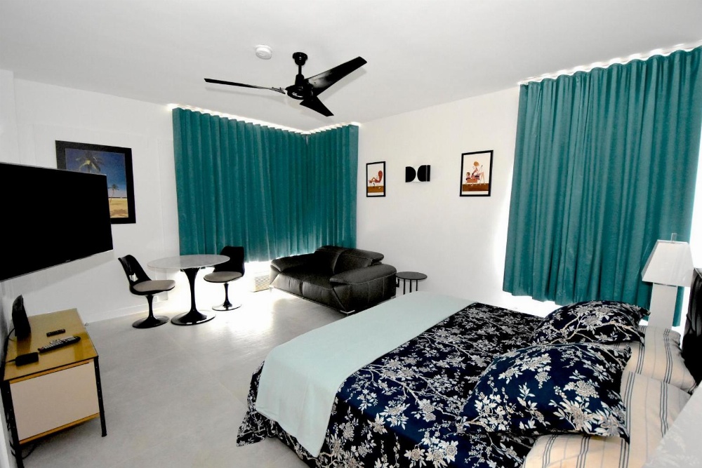 NoBeVIP at the OLSEN on the BEACH!